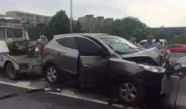 郑州车祸爆料新闻报道最新,多车相撞事故致多人伤亡，现场情况紧急处理中