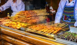 街边烧烤摊爆料视频播放,现场实况视频曝光，美味与卫生的较量