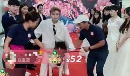 吃瓜网红订婚视频,网红情侣甜蜜订婚视频曝光，甜蜜瞬间引网友热议