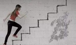 武汉爬楼梯爆料视频最新,高楼居民挑战极限，网友热议“空中马拉松”