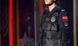 王一博最新路透爆料,时尚造型引热议，神秘新作品备受期待